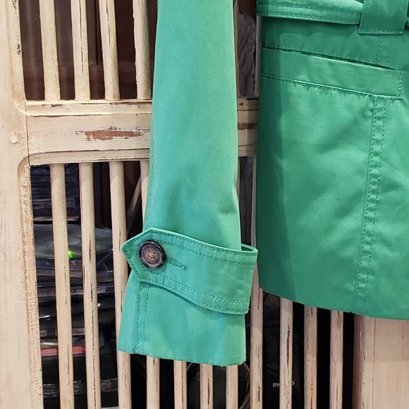 Merona Green Trench Coat with Belted Waist and Wide Lapels - Picture 4 of 11